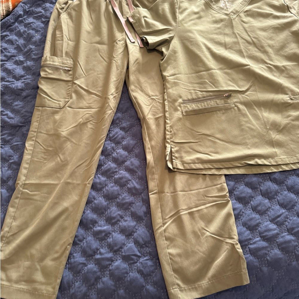 Hames women’s scrub Pants and Top Set - Olive green